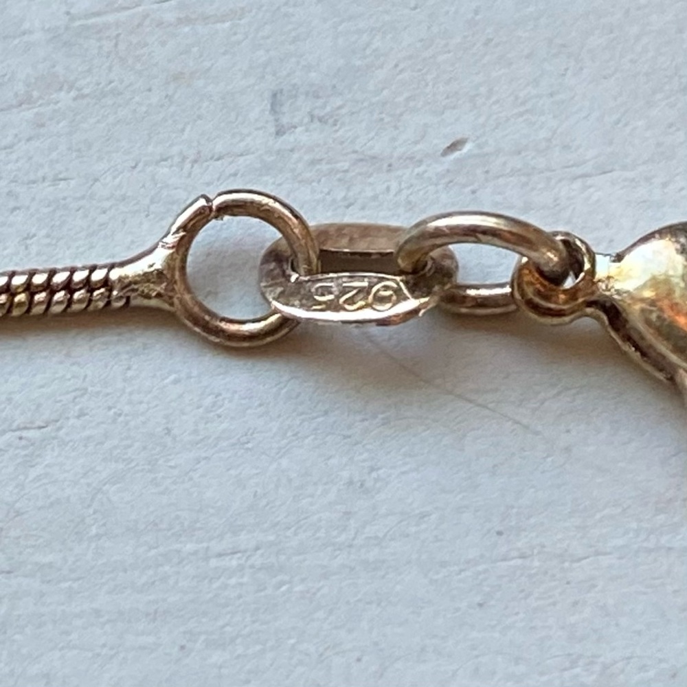 Vintage gold tone Victorian pendant on silver chain - Picture 7 of 7